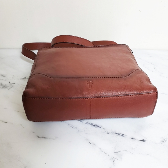 Frye Messenger Crossbody Top Zip - Picture 4 of 8